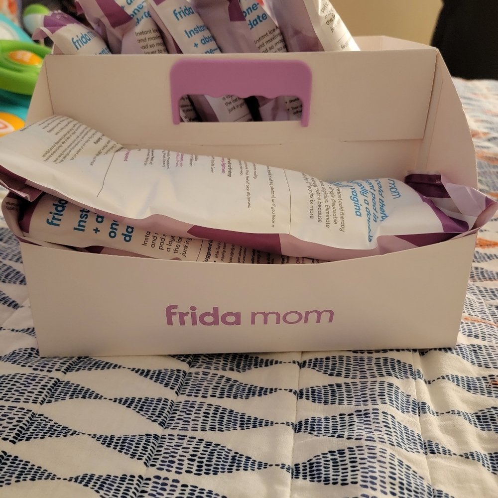 Frida mom instant ice maxi 8 included, plus free goodies